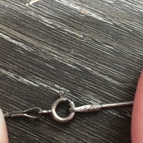 Elegant Green Pendant Necklace - Picture 8 of 8